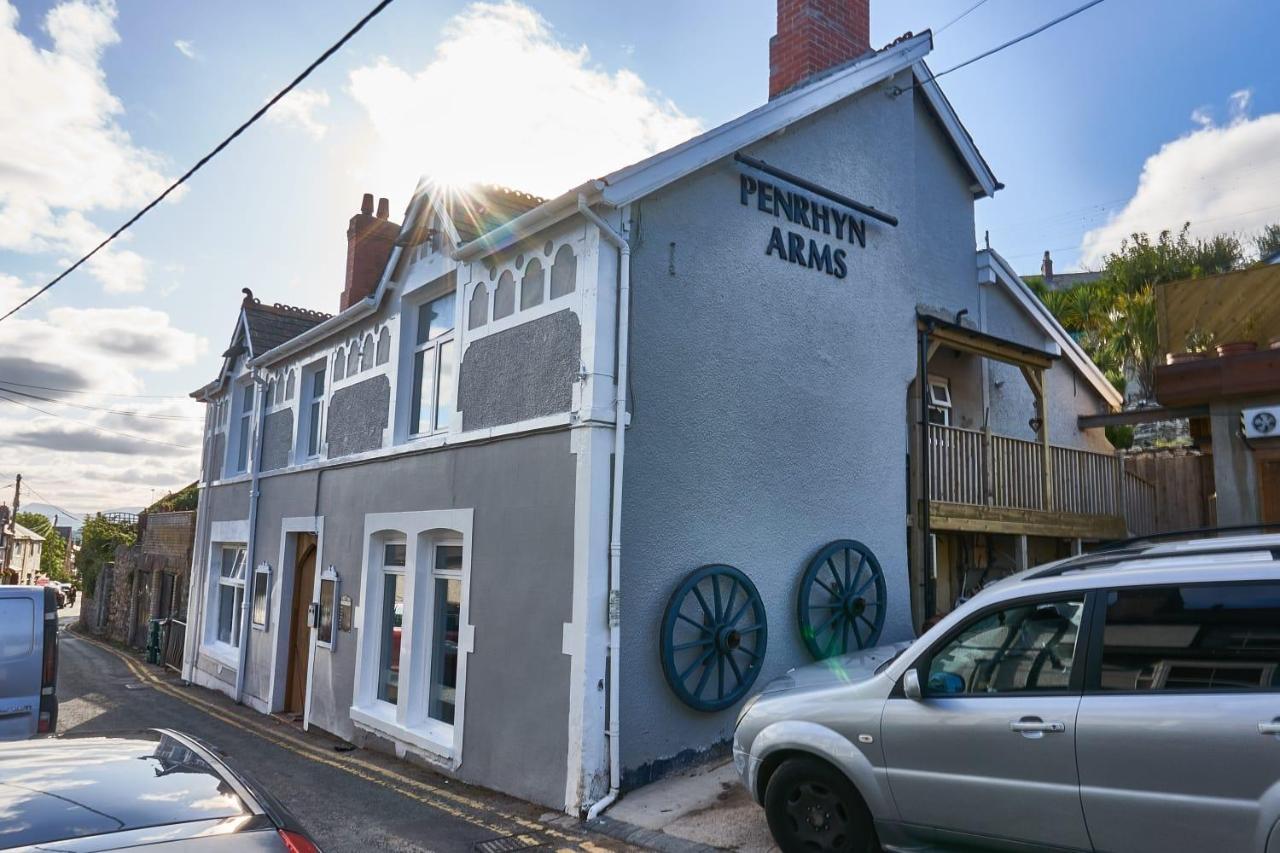 Llandudno Apartment, Quirky Pub With Tropical Beer Garden Exterior photo