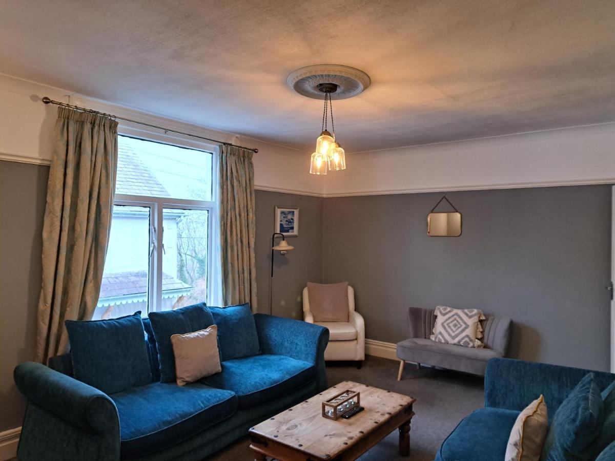 Llandudno Apartment, Quirky Pub With Tropical Beer Garden Exterior photo